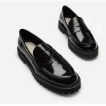 mocassins en cuir verni noir britanniques